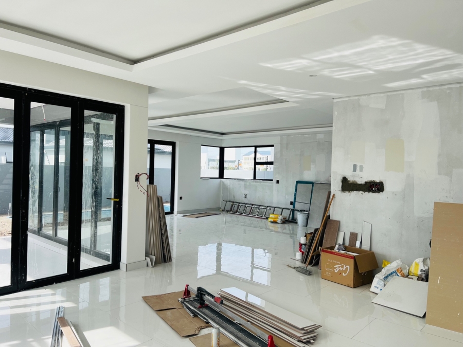  Bedroom Property for Sale in Sandown Western Cape